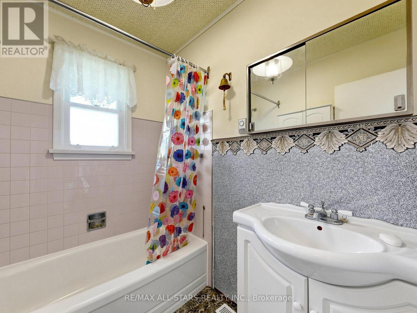 62 Irving Drive, Georgina, Ontario  L0E 1N0 - Photo 21 - N13706682