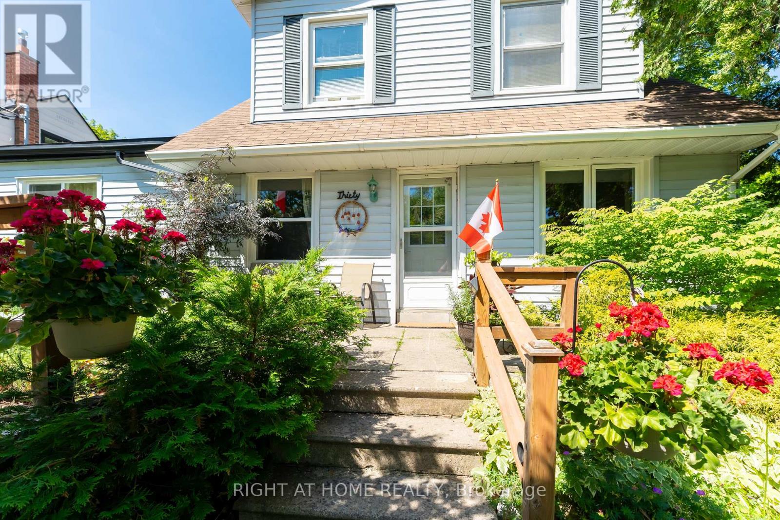 30 Allister Avenue, Toronto, Ontario  M1M 3K9 - Photo 6 - E13563626