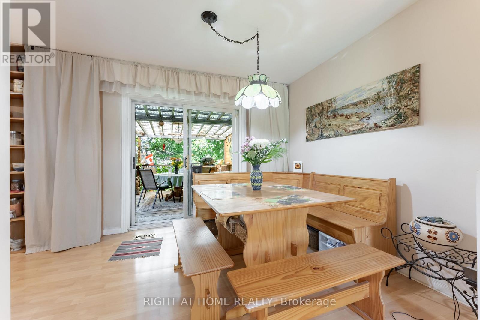 30 Allister Avenue, Toronto, Ontario  M1M 3K9 - Photo 8 - E13563626