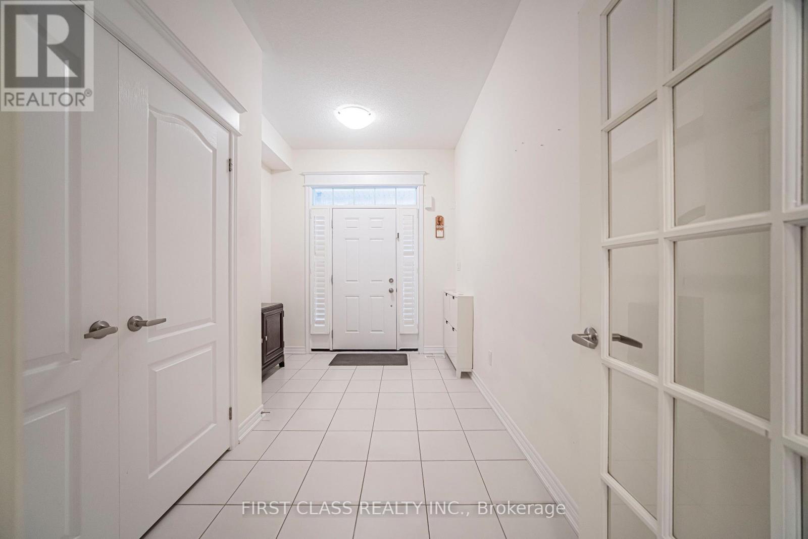 11 Twinflower Lane, Richmond Hill, Ontario  L4E 1E7 - Photo 3 - N13686788
