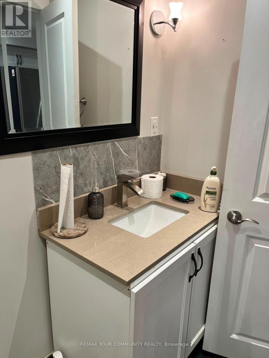 315 Millard Avenue, Newmarket, Ontario  L3Y 1Z3 - Photo 9 - N13662678