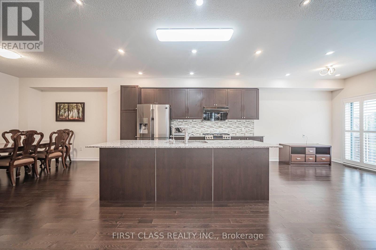 11 Twinflower Lane, Richmond Hill, Ontario  L4E 1E7 - Photo 10 - N13686788