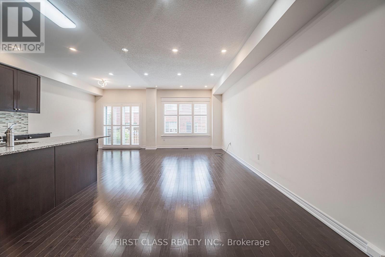 11 Twinflower Lane, Richmond Hill, Ontario  L4E 1E7 - Photo 9 - N13686788