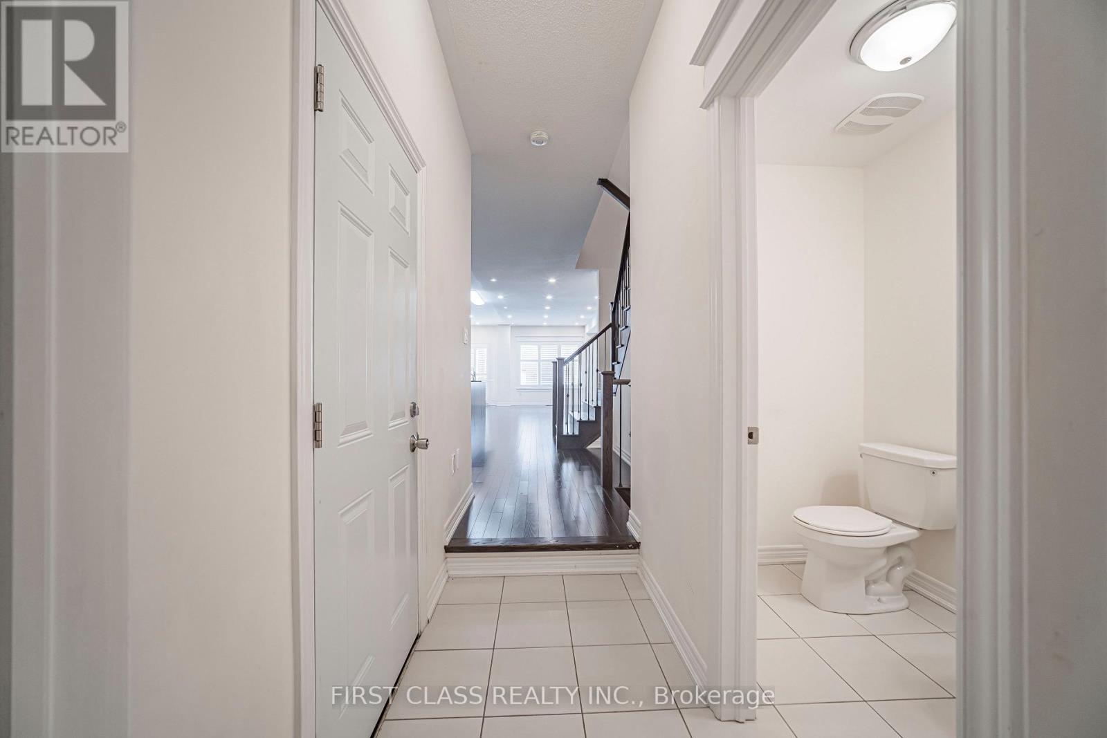 11 Twinflower Lane, Richmond Hill, Ontario  L4E 1E7 - Photo 2 - N13686788
