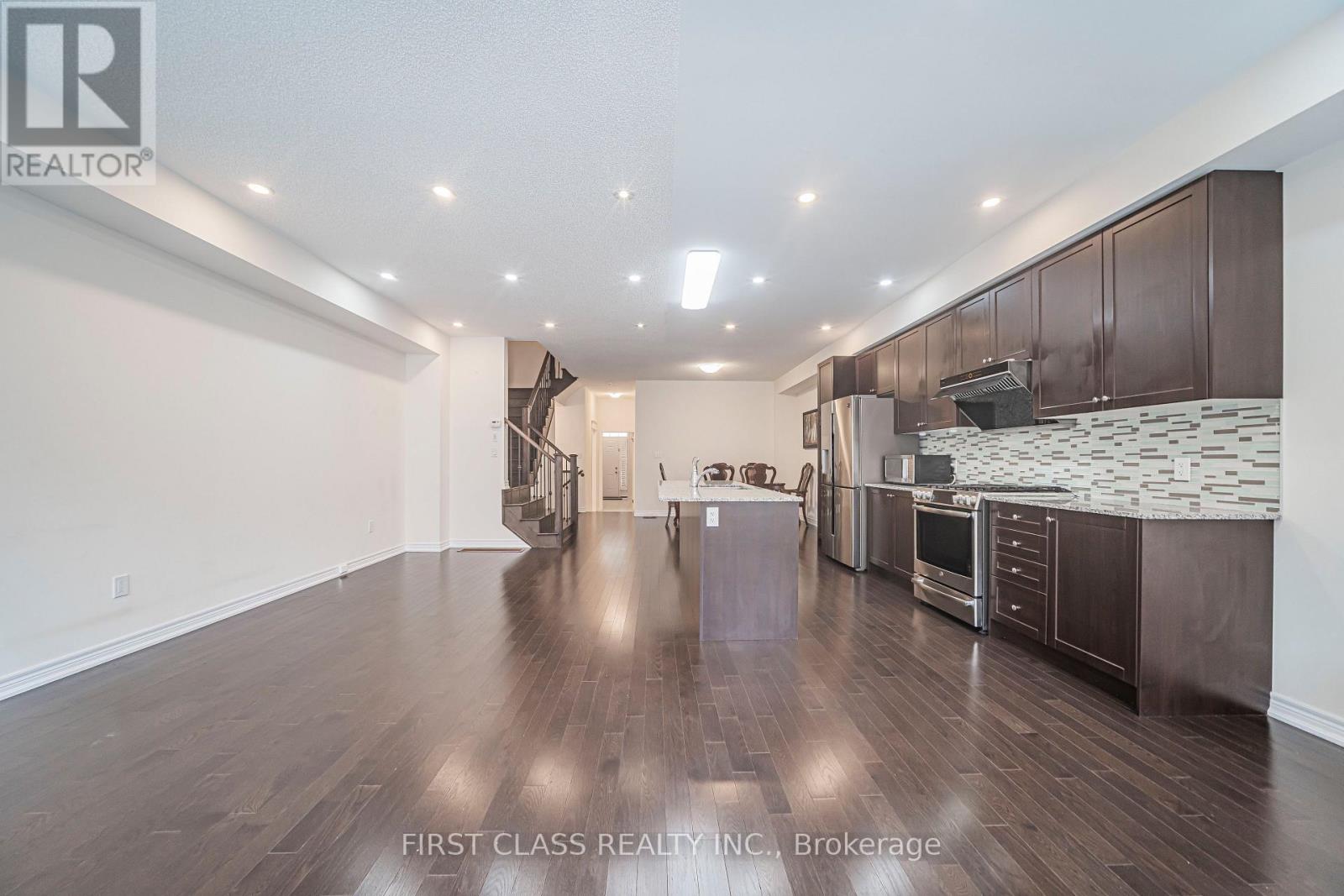 11 Twinflower Lane, Richmond Hill, Ontario  L4E 1E7 - Photo 5 - N13686788