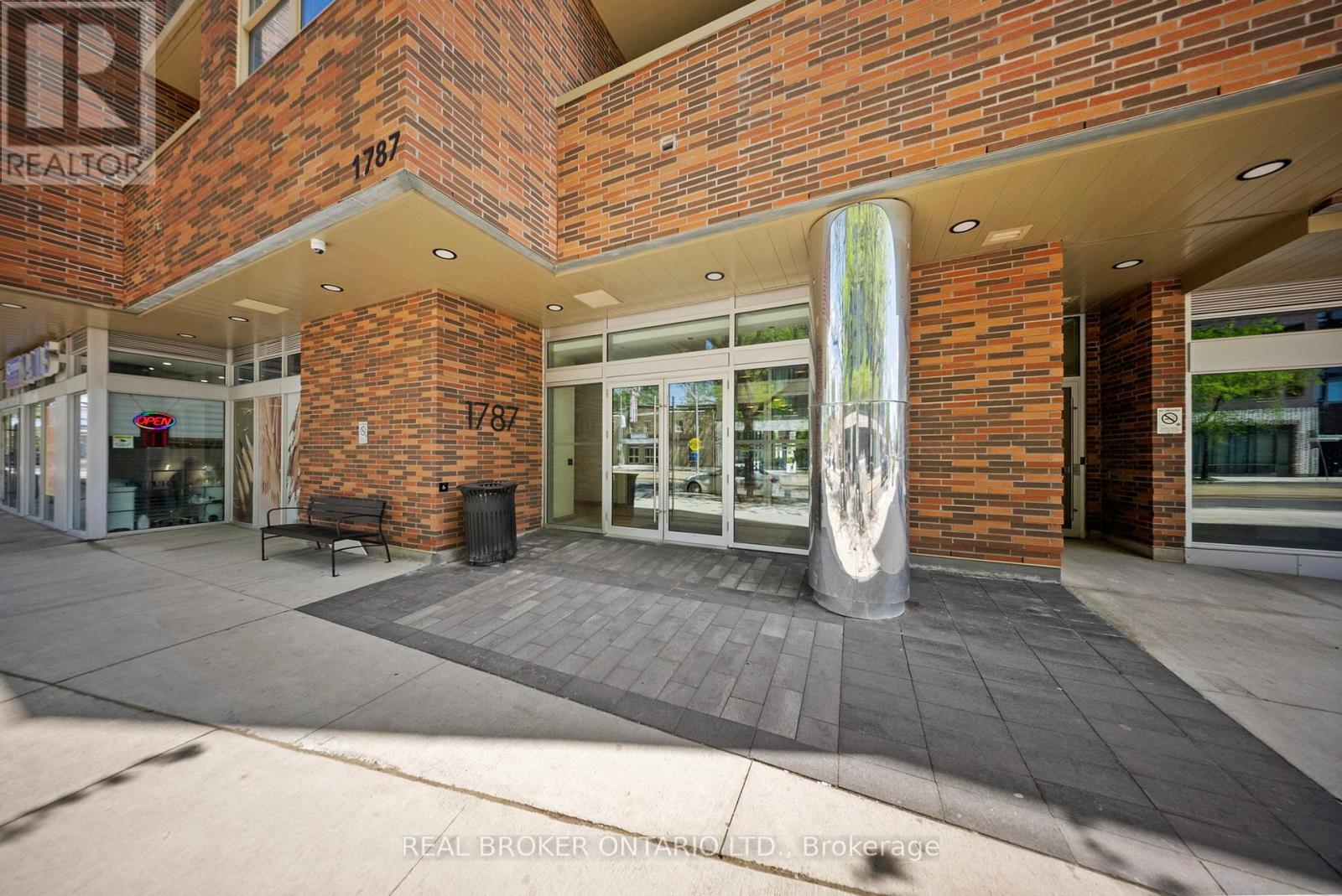 920 - 1787 St Clair Avenue W, Toronto, Ontario  M6N 0B7 - Photo 4 - W13706468