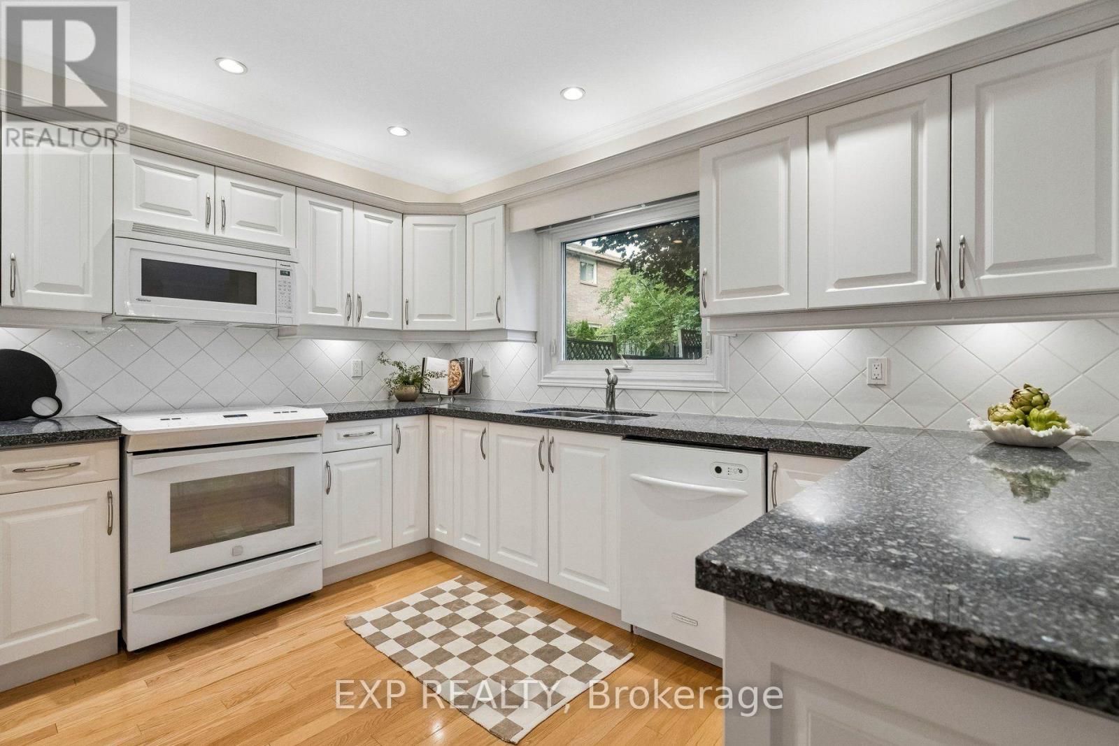 209 Nottingham Drive, Oakville, Ontario  L6H 4H7 - Photo 19 - W13706530