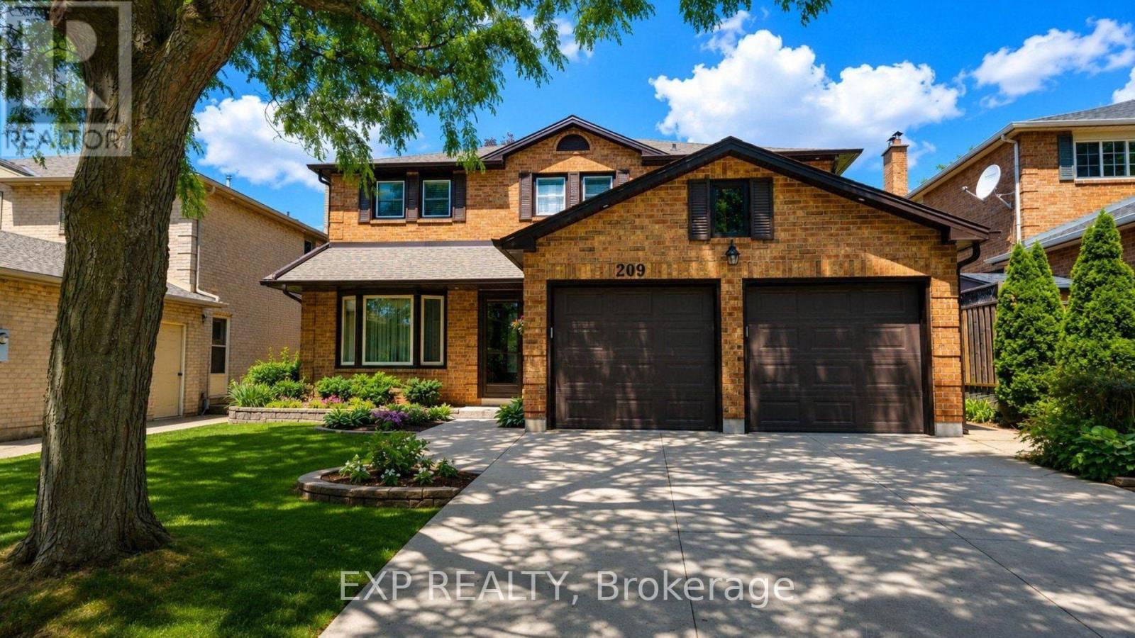 209 Nottingham Drive, Oakville, Ontario  L6H 4H7 - Photo 2 - W13706530
