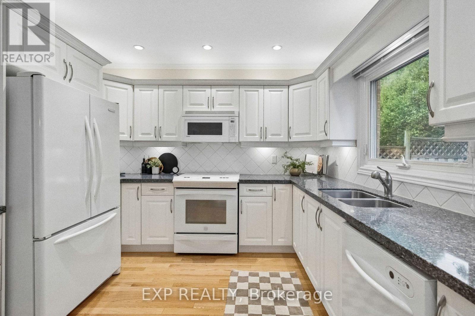 209 Nottingham Drive, Oakville, Ontario  L6H 4H7 - Photo 20 - W13706530
