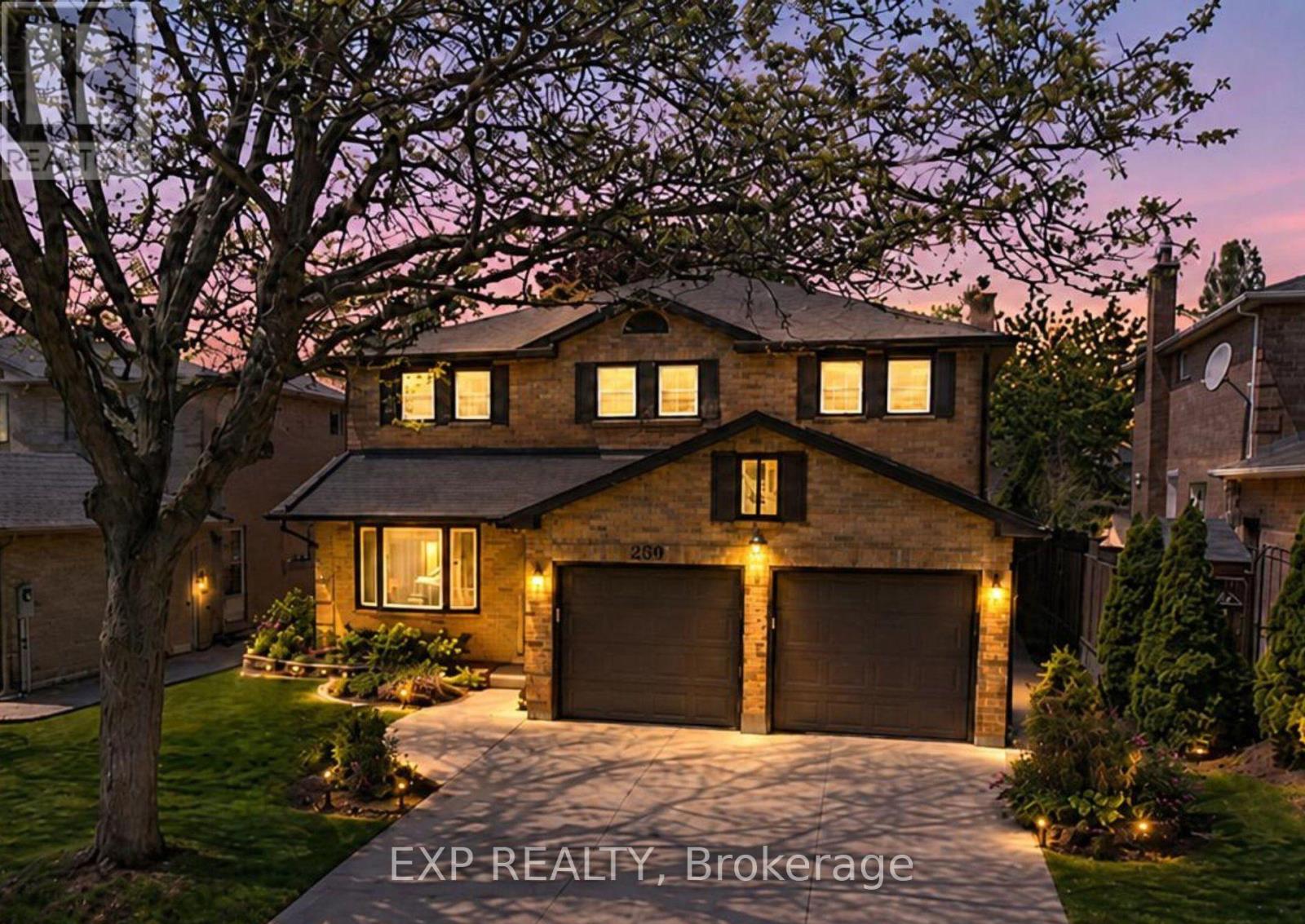 209 Nottingham Drive, Oakville, Ontario  L6H 4H7 - Photo 3 - W13706530