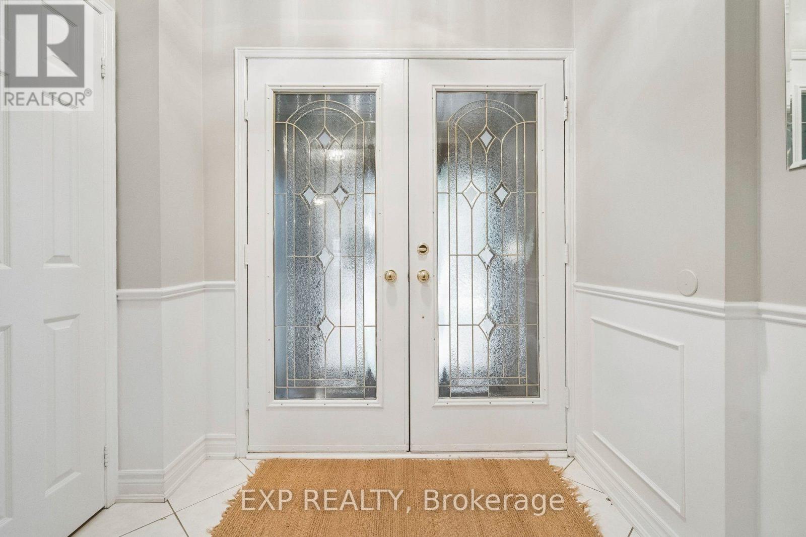 209 Nottingham Drive, Oakville, Ontario  L6H 4H7 - Photo 4 - W13706530