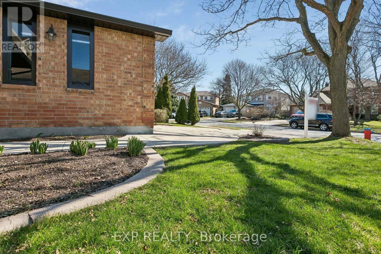 209 Nottingham Drive, Oakville, Ontario  L6H 4H7 - Photo 49 - W13706530