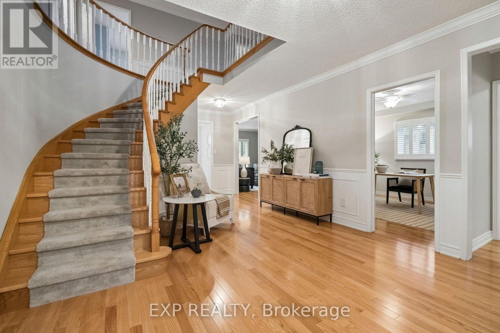 209 Nottingham Drive, Oakville, Ontario  L6H 4H7 - Photo 5 - W13706530