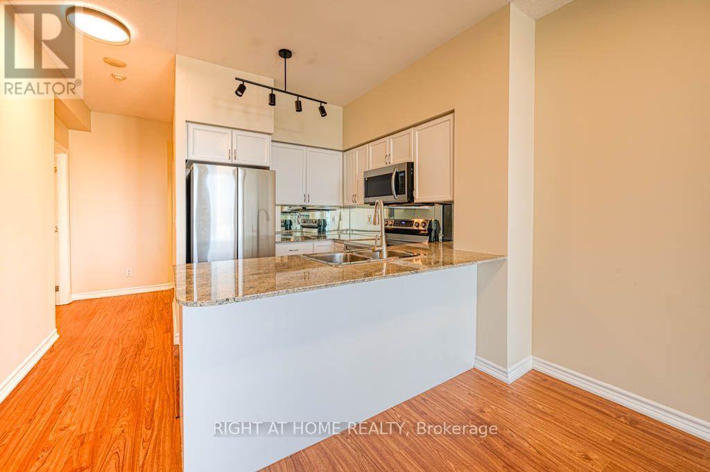 1711 - 388 Prince Of Wales Drive, Mississauga, Ontario  L5B 0A1 - Photo 11 - W13706572