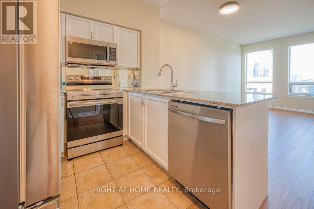 1711 - 388 Prince Of Wales Drive, Mississauga, Ontario  L5B 0A1 - Photo 9 - W13706572