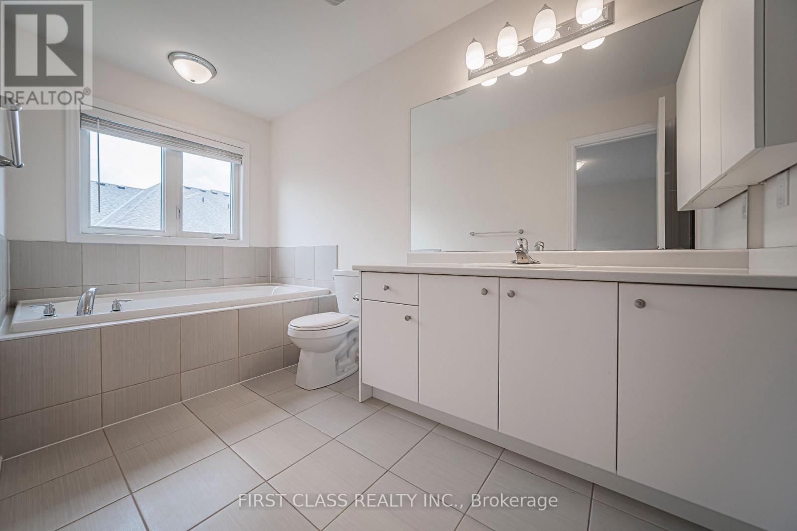11 Twinflower Lane, Richmond Hill, Ontario  L4E 1E7 - Photo 21 - N13686788
