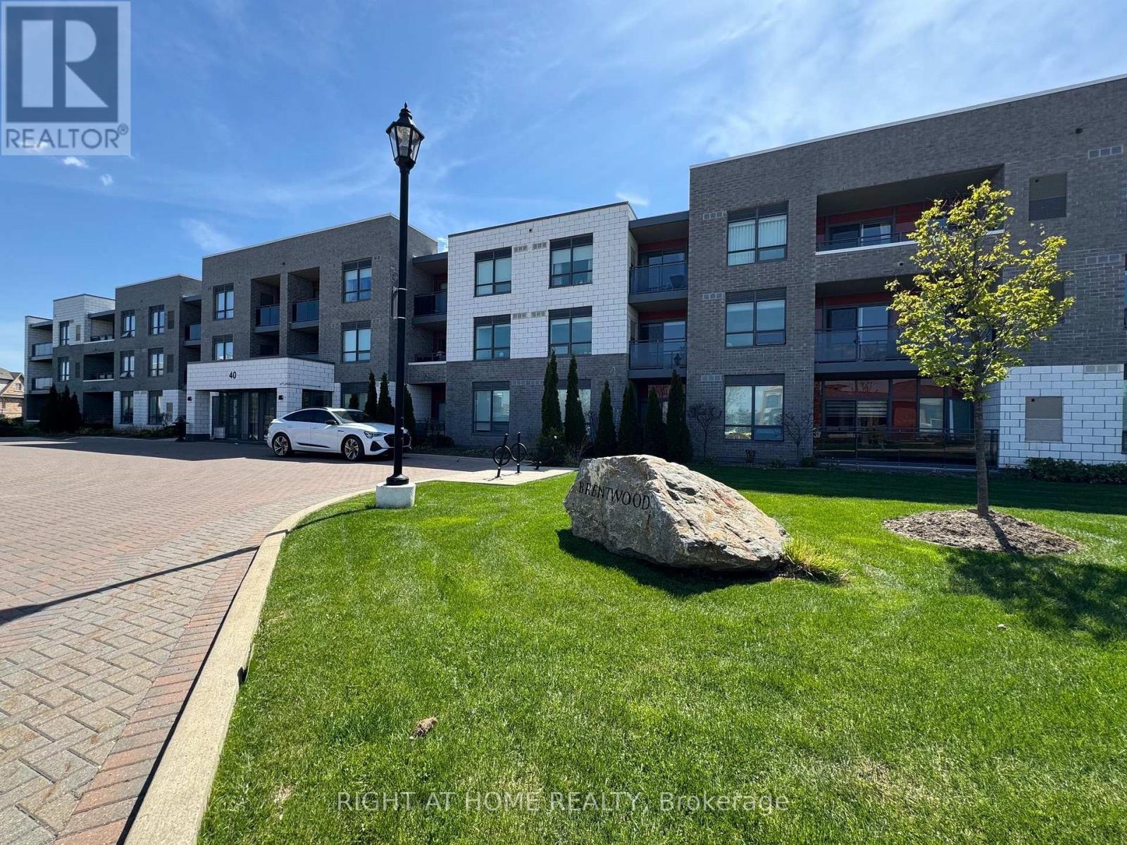 307 - 40 Via Rosedale Way, Brampton, Ontario  L6R 4A4 - Photo 2 - W13706586