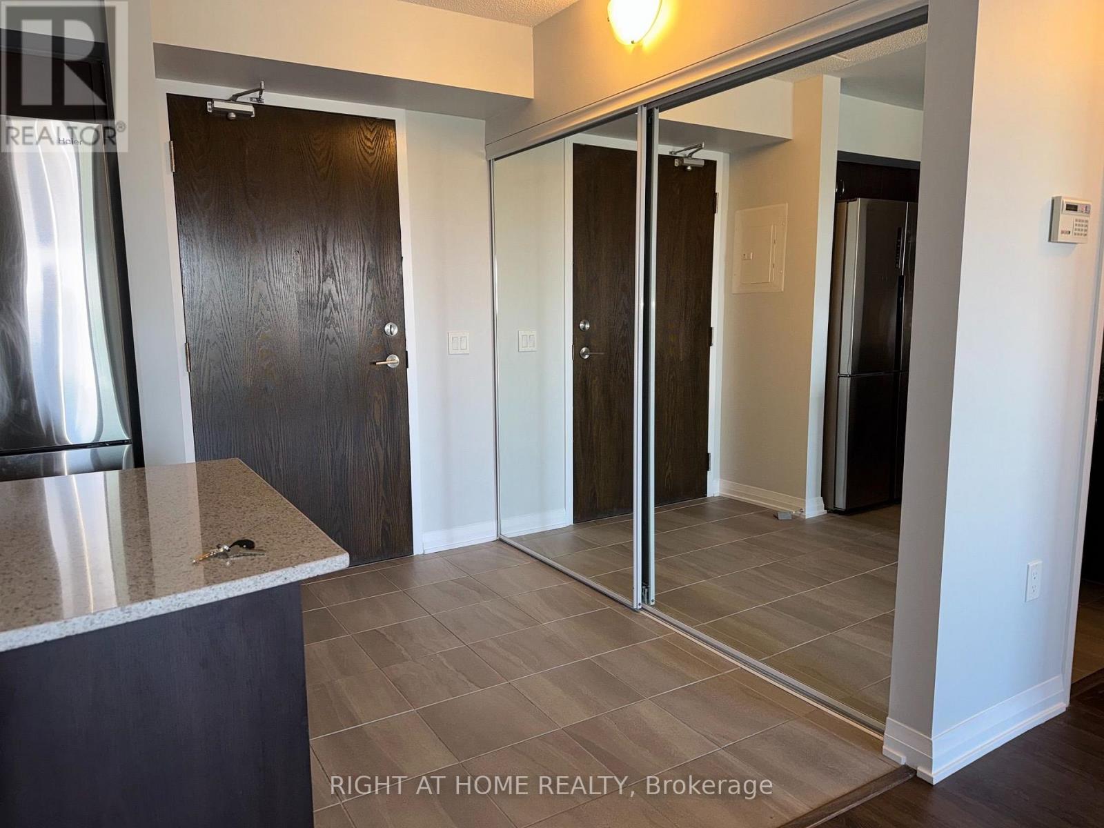 307 - 40 Via Rosedale Way, Brampton, Ontario  L6R 4A4 - Photo 3 - W13706586
