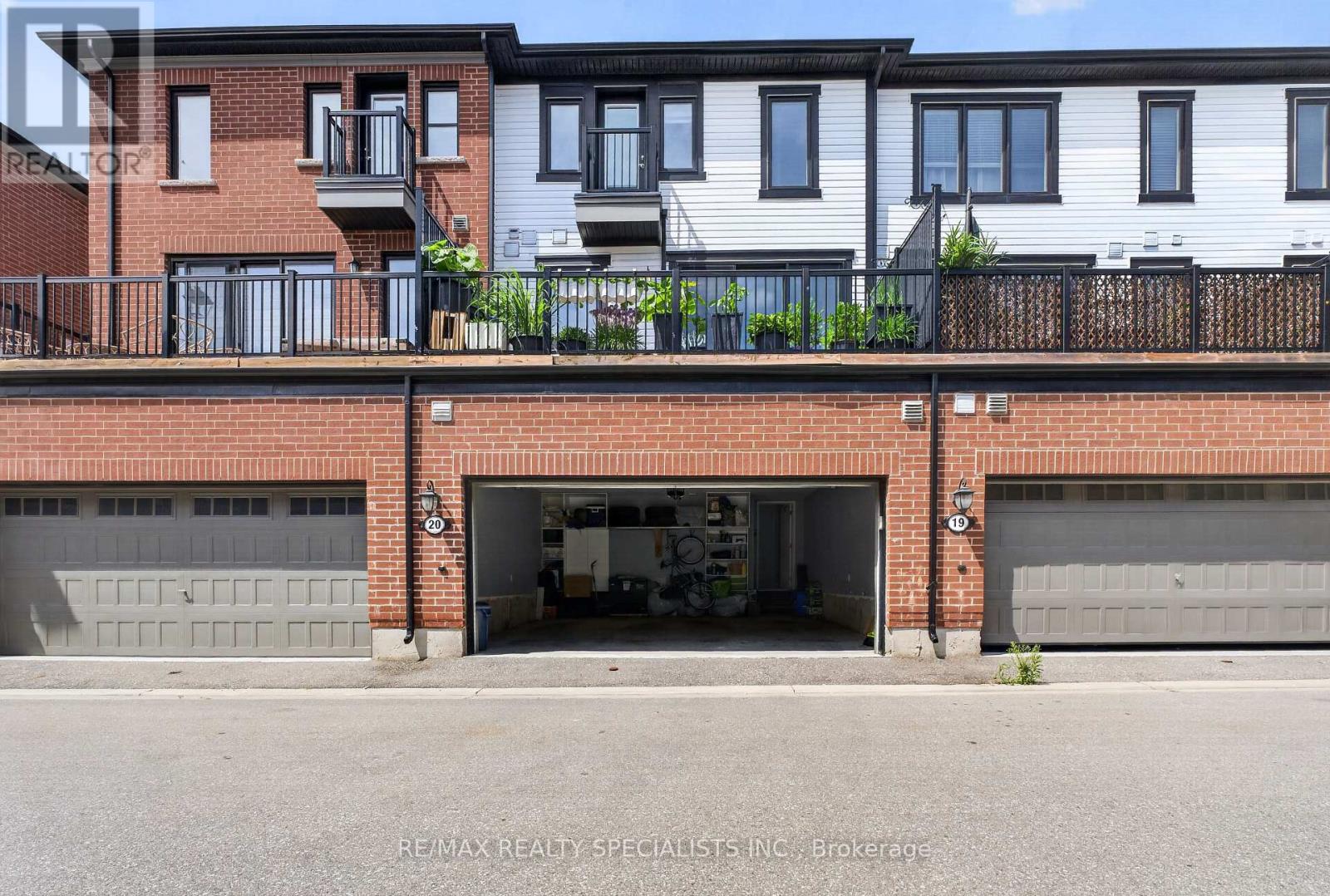 20 - 975 Whitlock Avenue, Milton, Ontario  L9E 1S9 - Photo 2 - W13706594