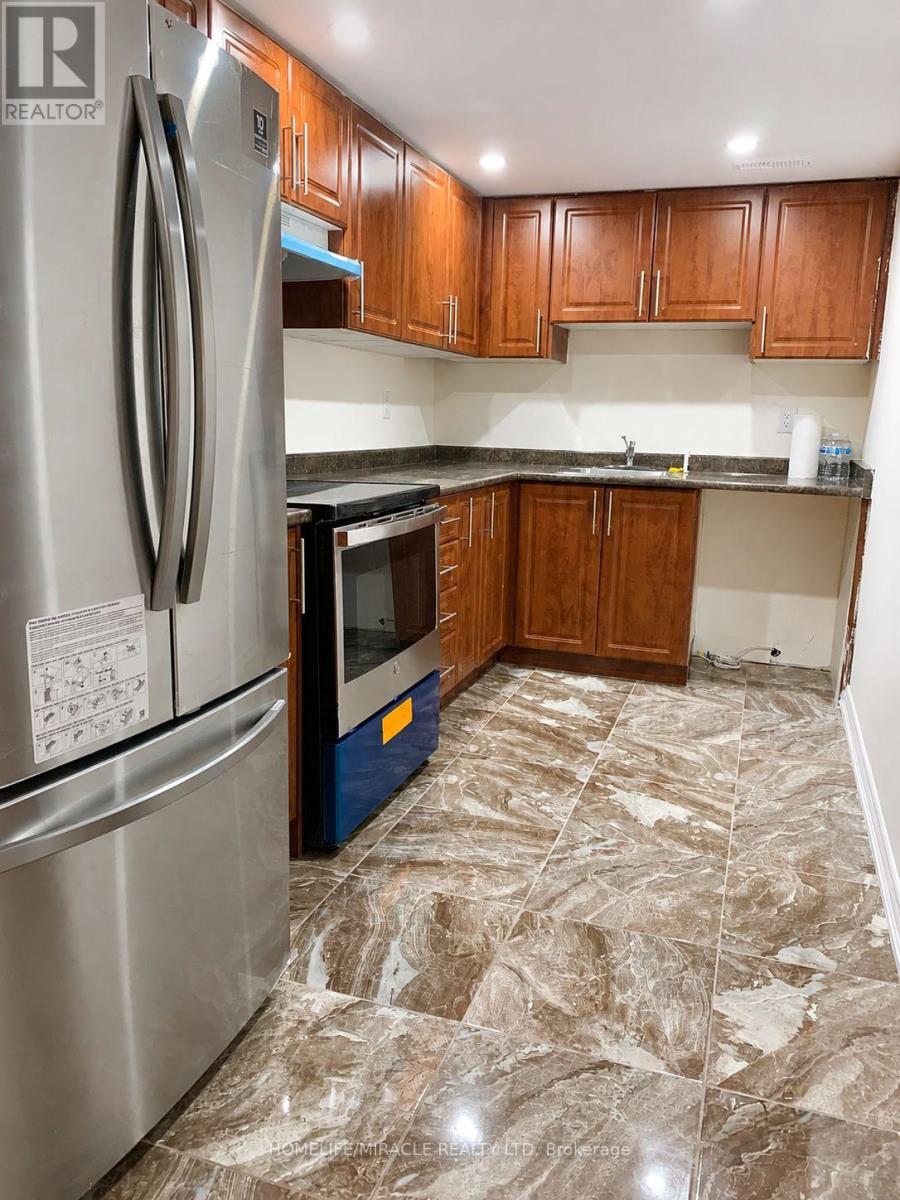 Basement - 15 Golderich Drive, Brampton, Ontario L7A 5A7 - Photo 3 - W13706650