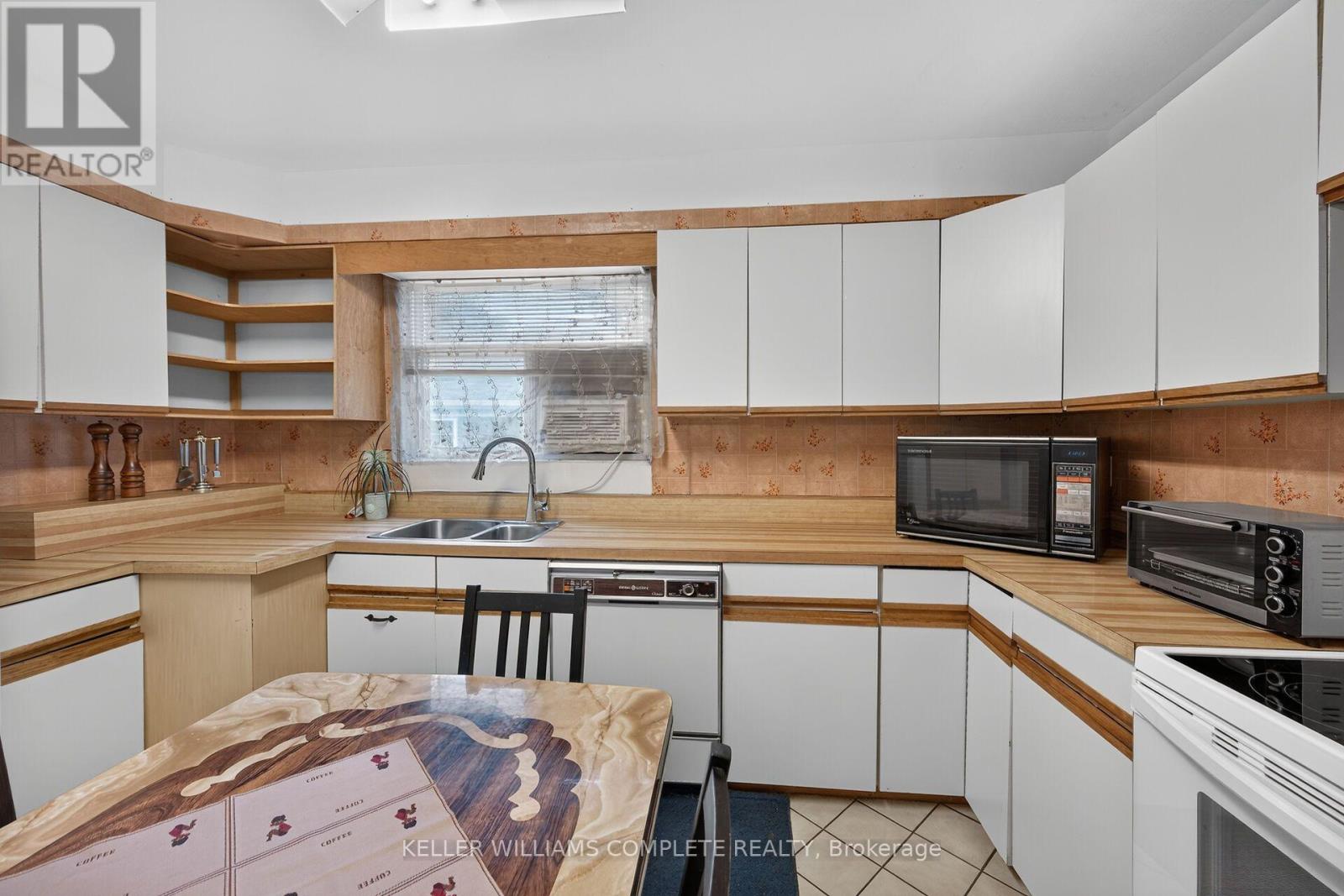3239 Queen Frederica Drive, Mississauga, Ontario  L4Y 2Z9 - Photo 15 - W13706660