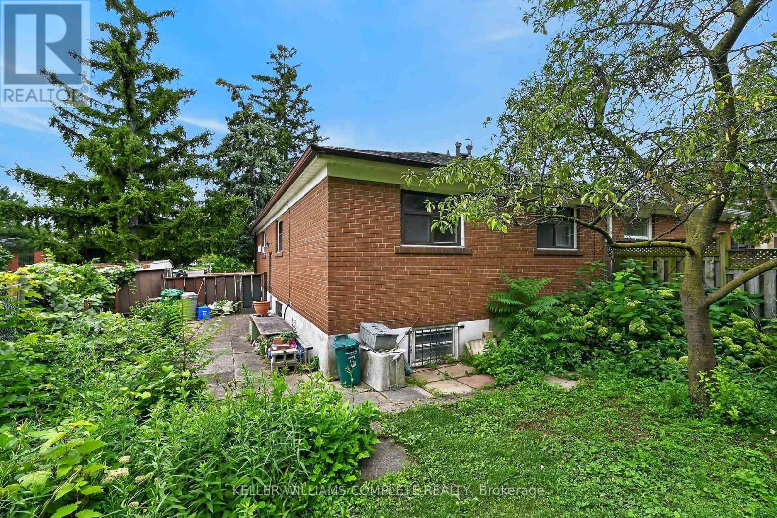 3239 Queen Frederica Drive, Mississauga, Ontario  L4Y 2Z9 - Photo 47 - W13706660