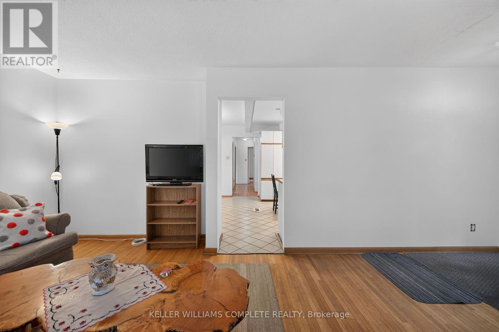 3239 Queen Frederica Drive, Mississauga, Ontario  L4Y 2Z9 - Photo 9 - W13706660