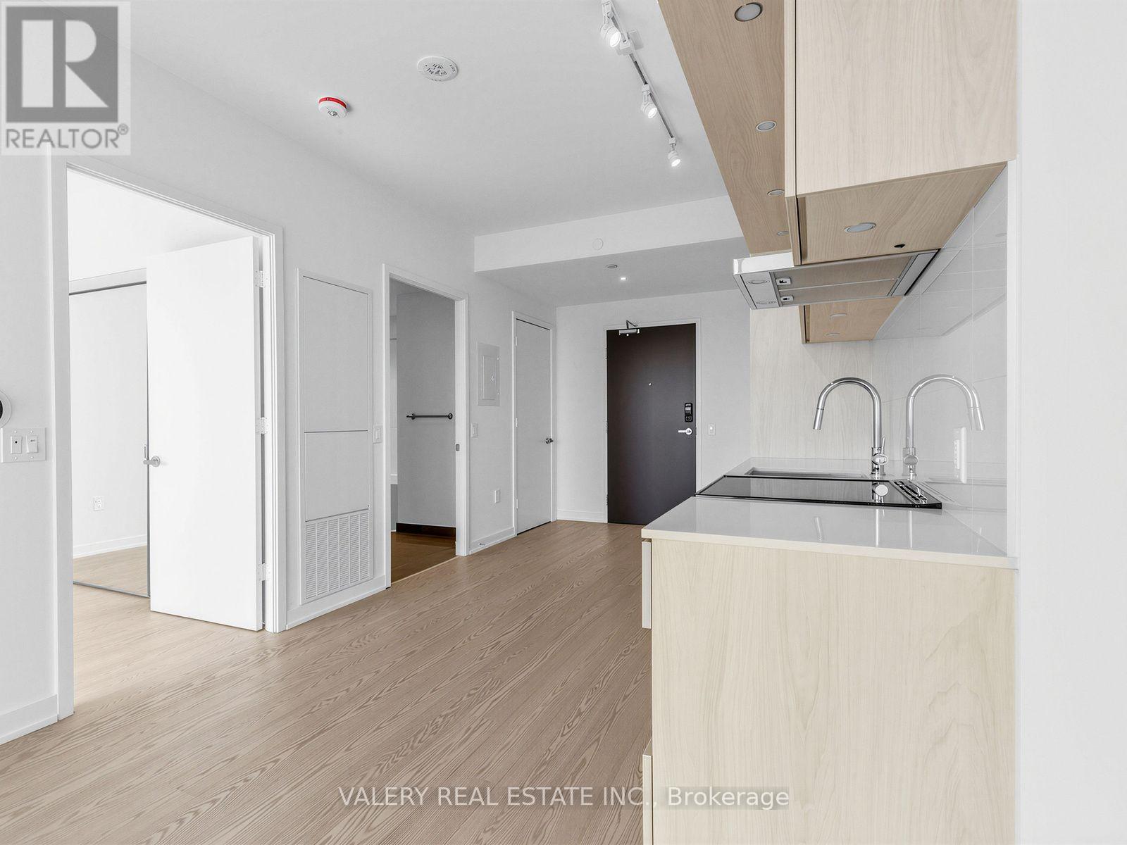 516 - 448 Burnhamthorpe Road W, Mississauga, Ontario  L5B 0R4 - Photo 5 - W13706724