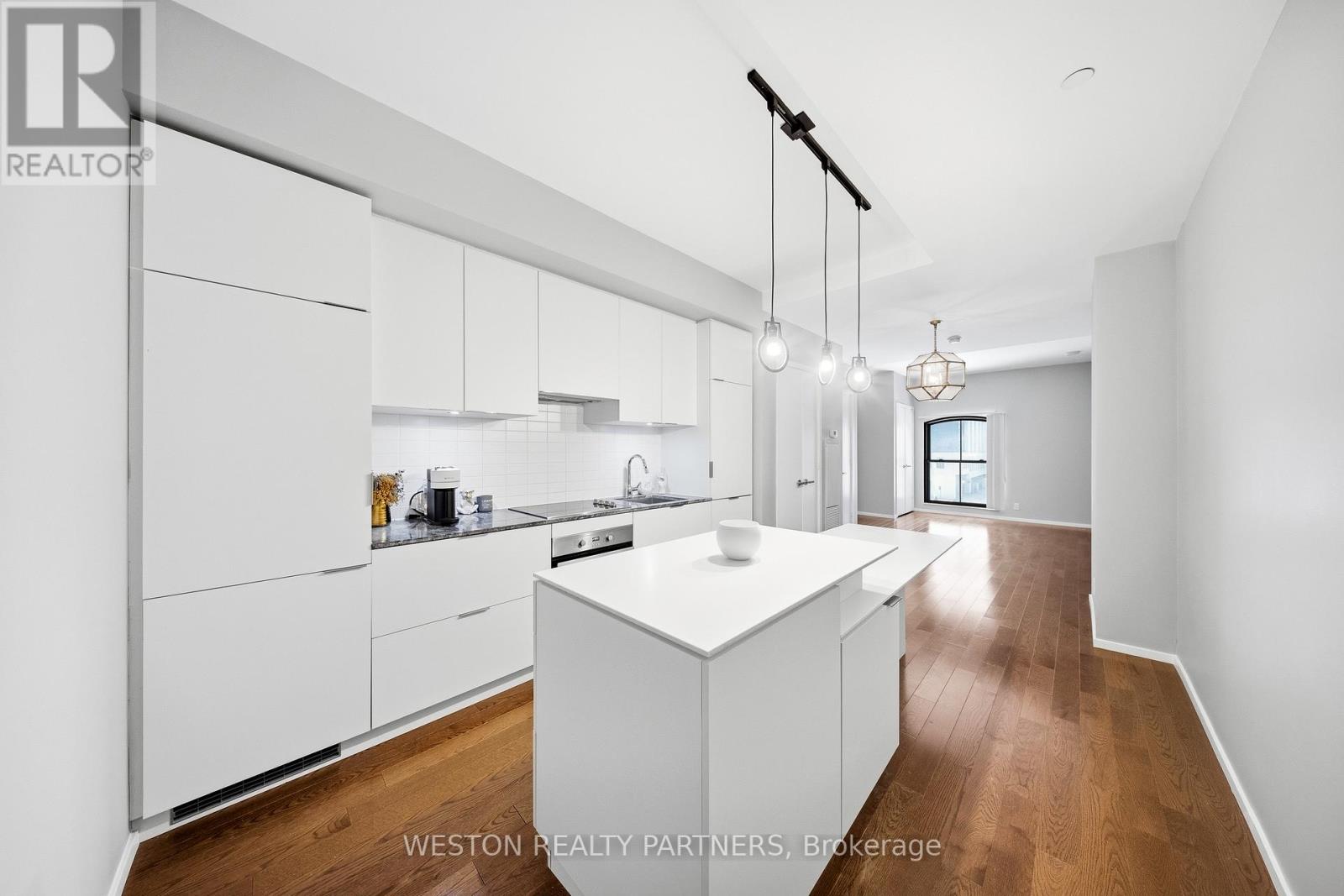 208 - 5 ST JOSEPH STREET, Toronto, Ontario
