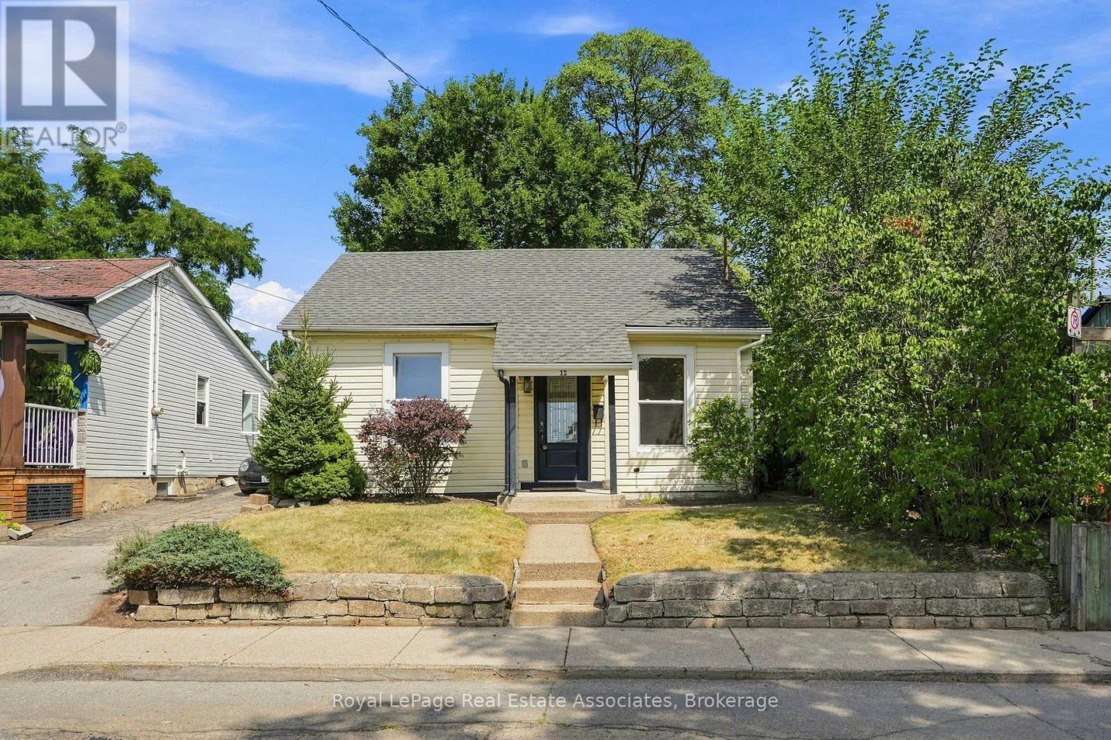 12 NELSON STREET, Hamilton, Ontario