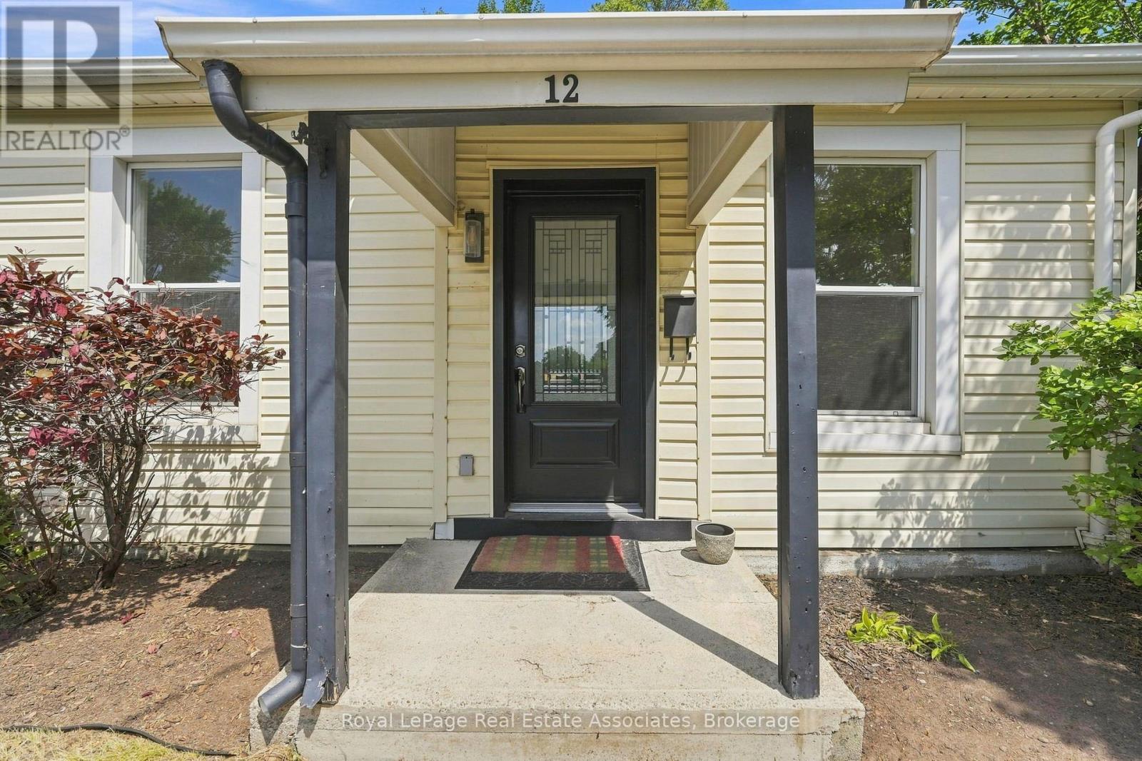 12 Nelson Street, Hamilton, Ontario  L8P 1G3 - Photo 3 - X13706736
