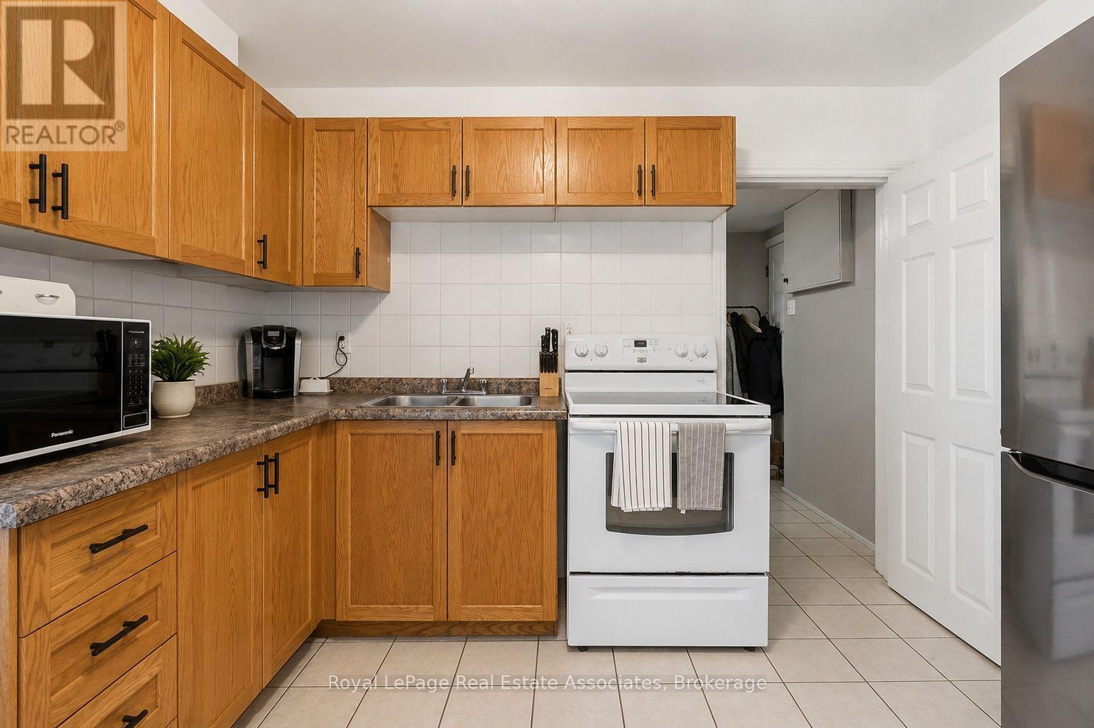 12 Nelson Street, Hamilton, Ontario  L8P 1G3 - Photo 7 - X13706736