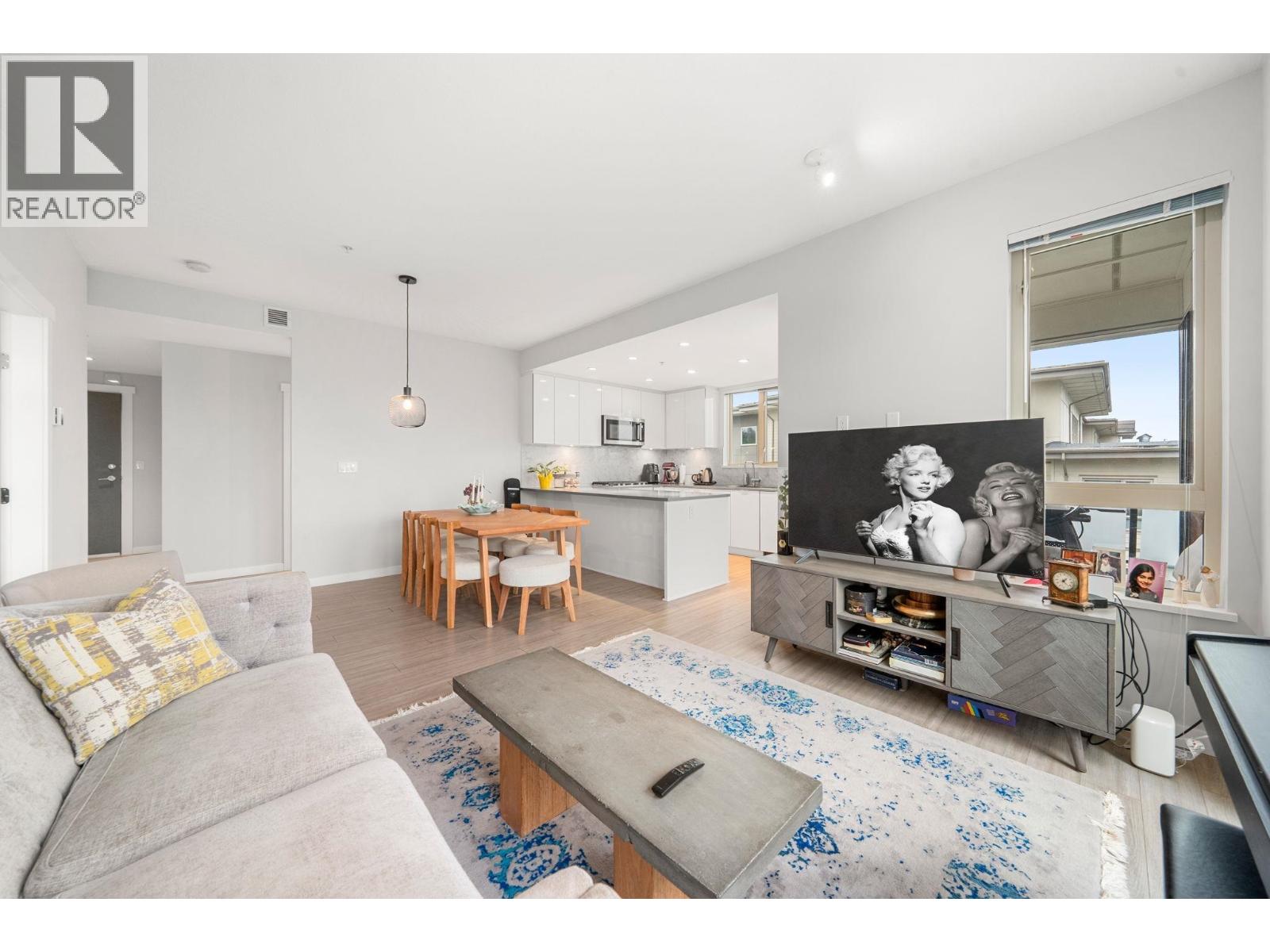 503 2632 Library Lane, North Vancouver, British Columbia  V7J 0B8 - Photo 2 - R3120439