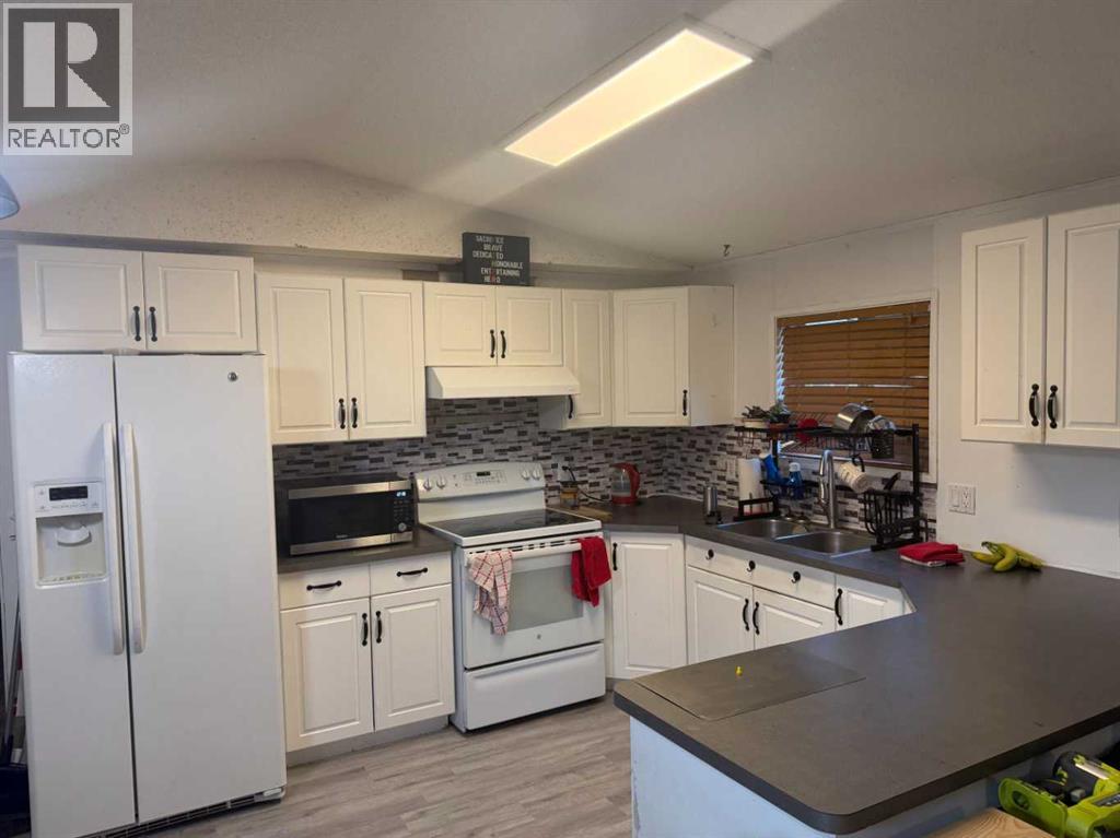 9610 101 Avenue, Clairmont, Alberta  T8X 5G5 - Photo 4 - A2325145