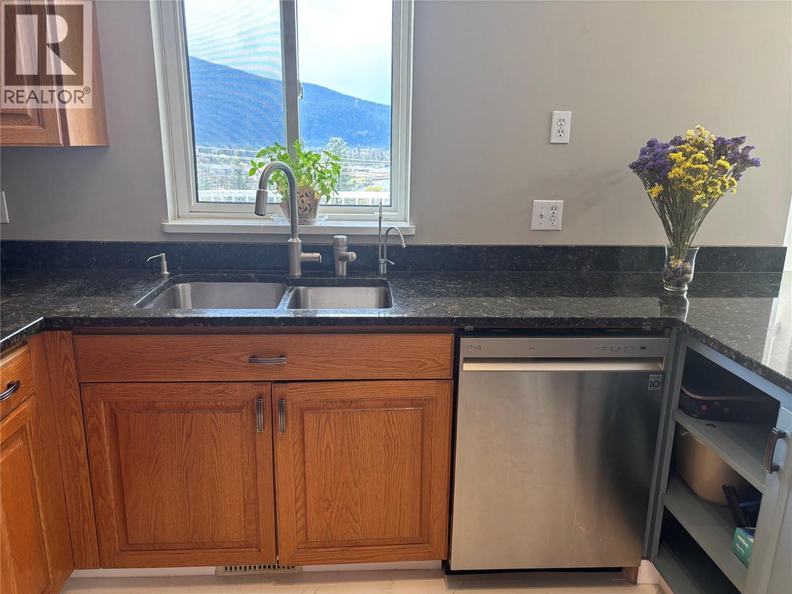 7415 Valley Heights Drive, Grand Forks, British Columbia  V0H 1H0 - Photo 6 - 10378809