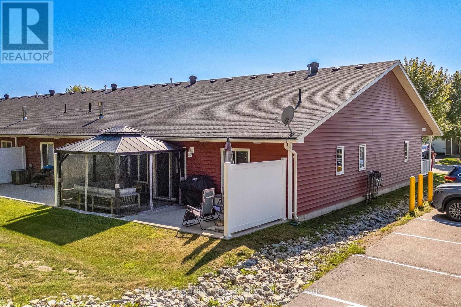 39 Chamberlain Crescent, Penetanguishene, Ontario  L9M 0A6 - Photo 2 - S12956852