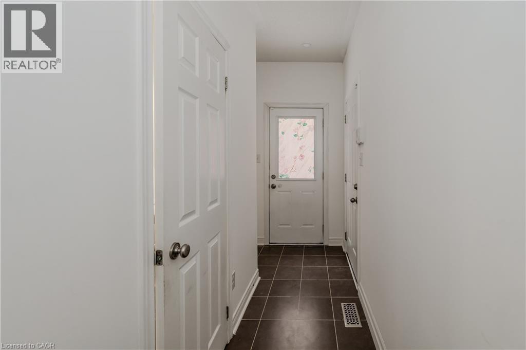 498 Thomas Slee Drive, Kitchener, Ontario  N2P 2Y1 - Photo 18 - 40856705