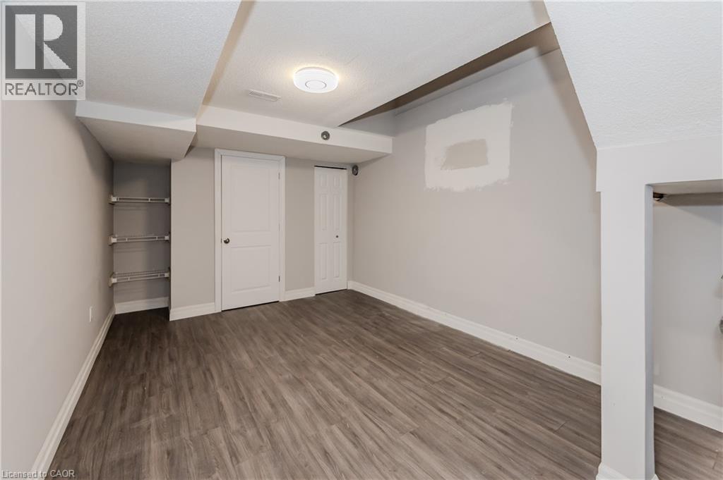 498 Thomas Slee Drive, Kitchener, Ontario  N2P 2Y1 - Photo 38 - 40856718