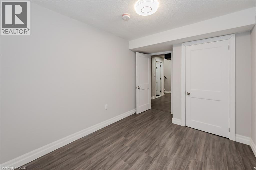 498 Thomas Slee Drive, Kitchener, Ontario  N2P 2Y1 - Photo 43 - 40856718