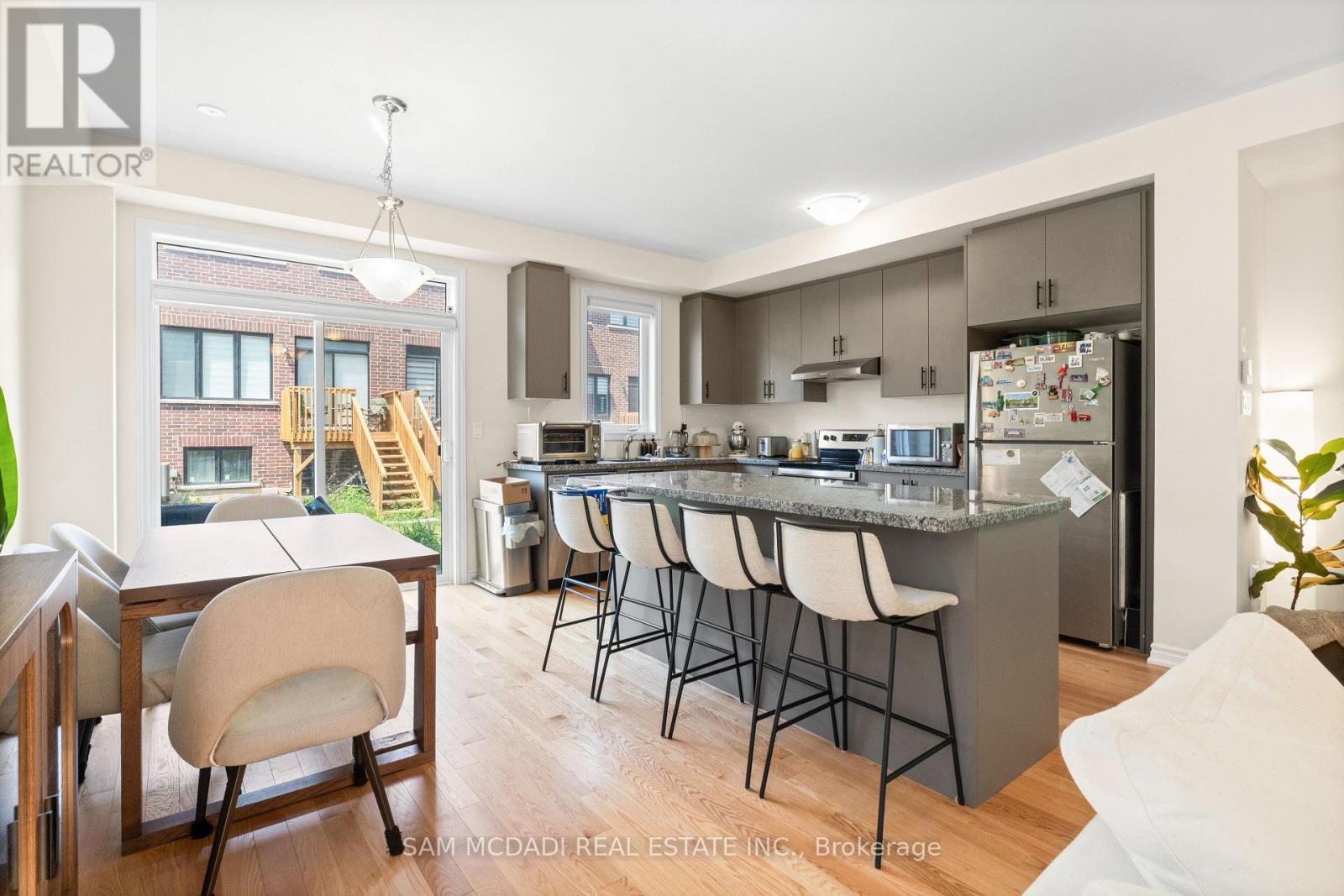 1429 Almonte Drive, Burlington, Ontario  L7P 0V7 - Photo 3 - W13705666