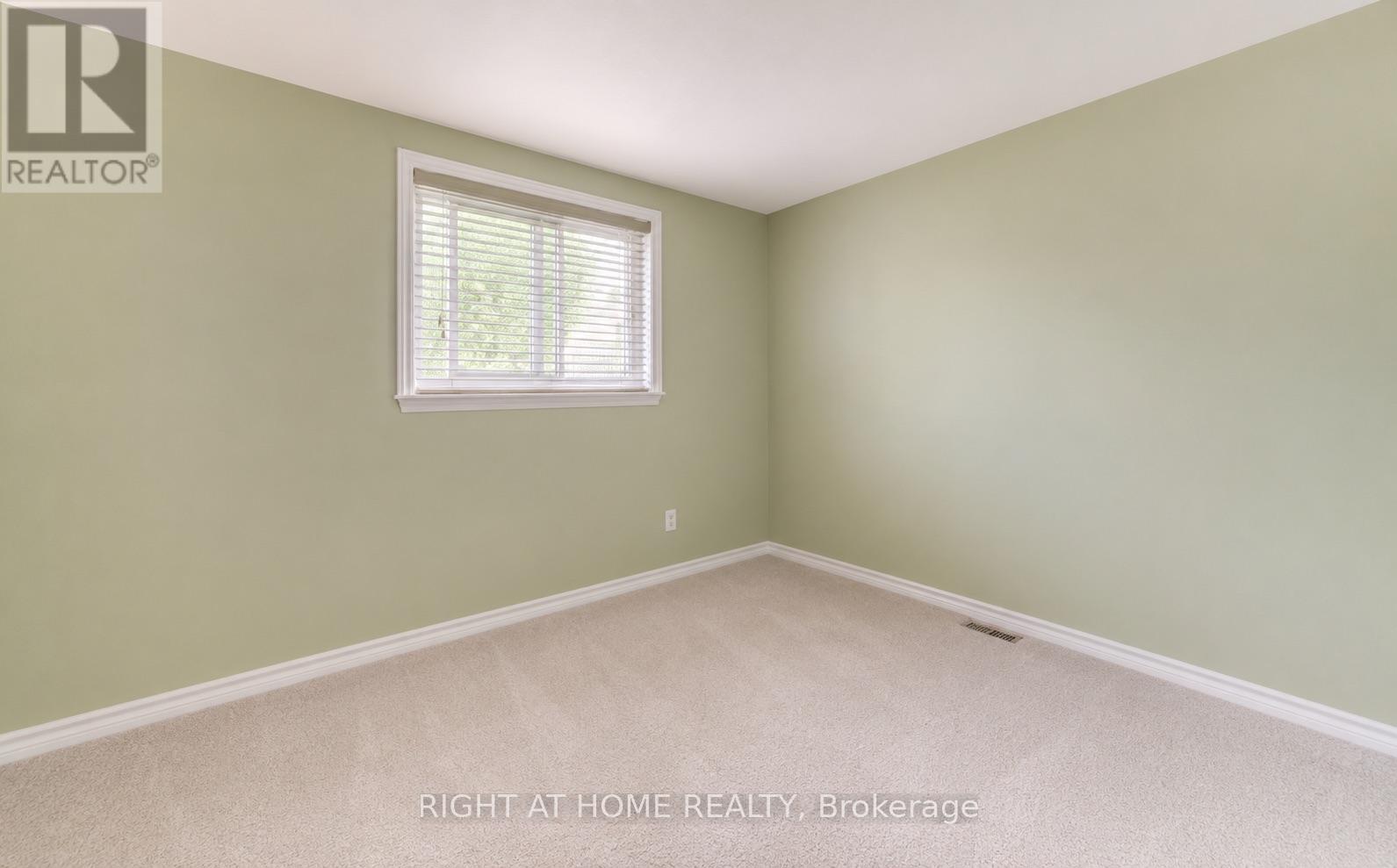 204 Holborn Drive, Kitchener, Ontario  N2A 2E8 - Photo 9 - X13706060