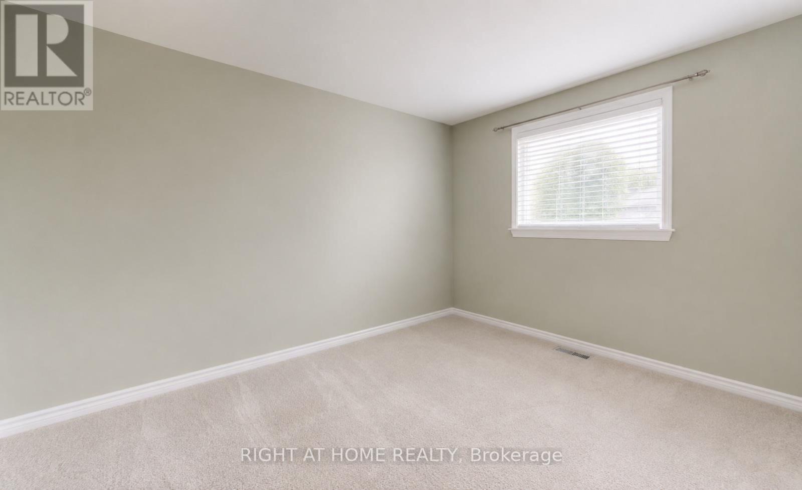 204 Holborn Drive, Kitchener, Ontario  N2A 2E8 - Photo 7 - X13706060