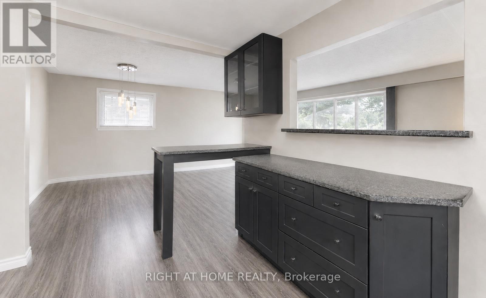 204 Holborn Drive, Kitchener, Ontario  N2A 2E8 - Photo 6 - X13706060