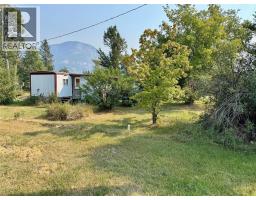 8990 Pine Street, Canal Flats, British Columbia