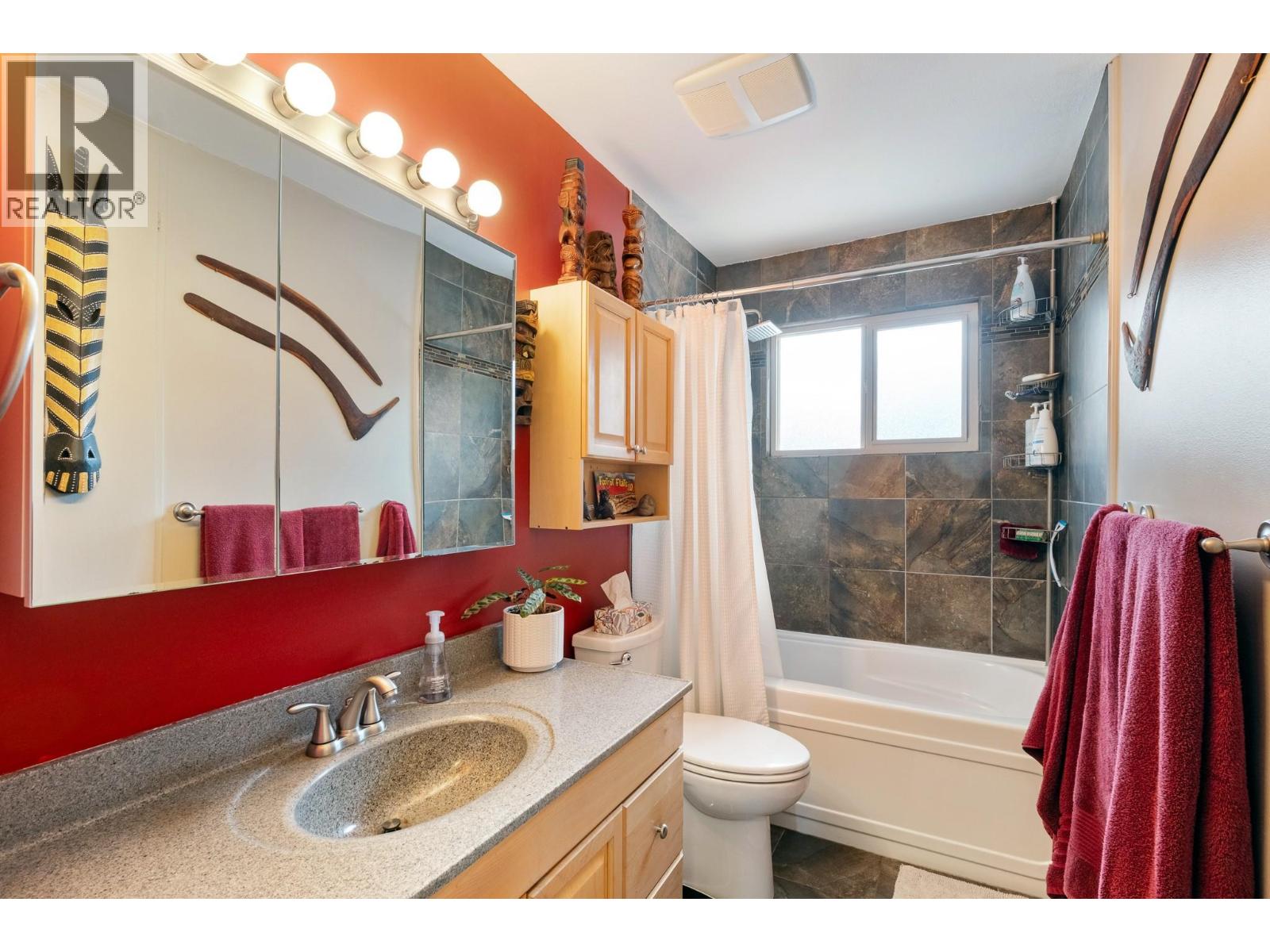 12300 Ormsby Drive, Coldstream, British Columbia  V1B 1H8 - Photo 16 - 10397814
