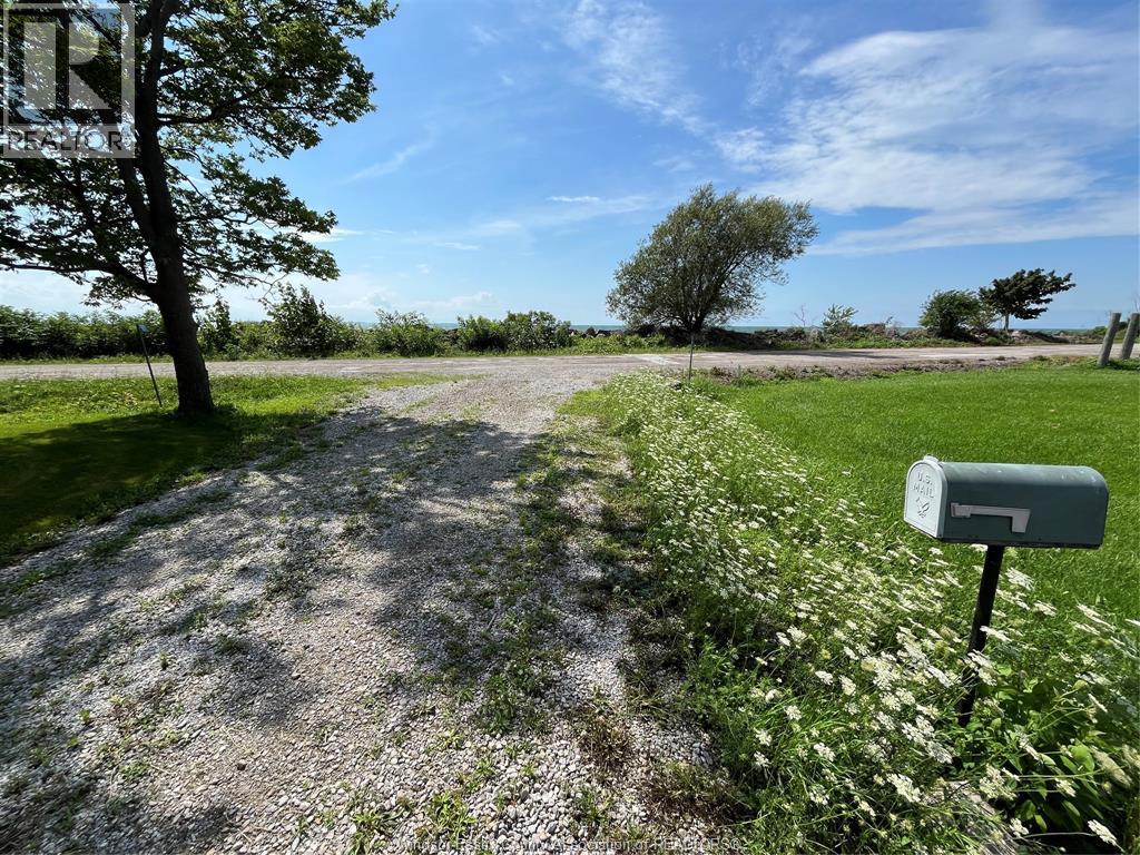 1571 Mccormick Road, Pelee Island, Ontario  N0R 1M0 - Photo 3 - 26019817