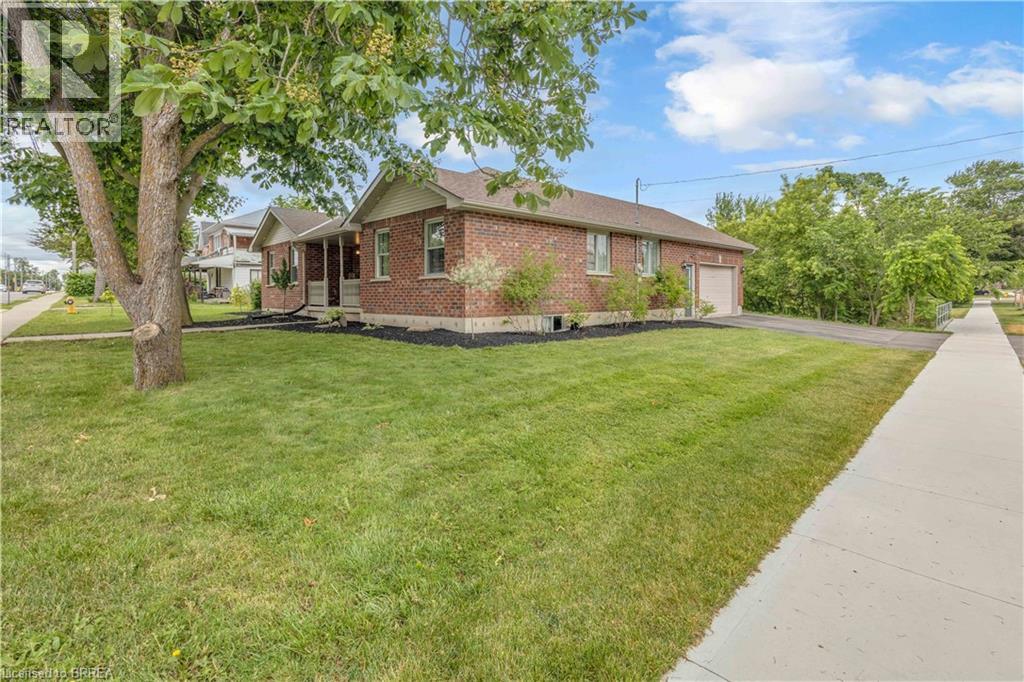 5 Walpole Drive, Haldimand, Ontario  N0A 1J0 - Photo 2 - 40840127