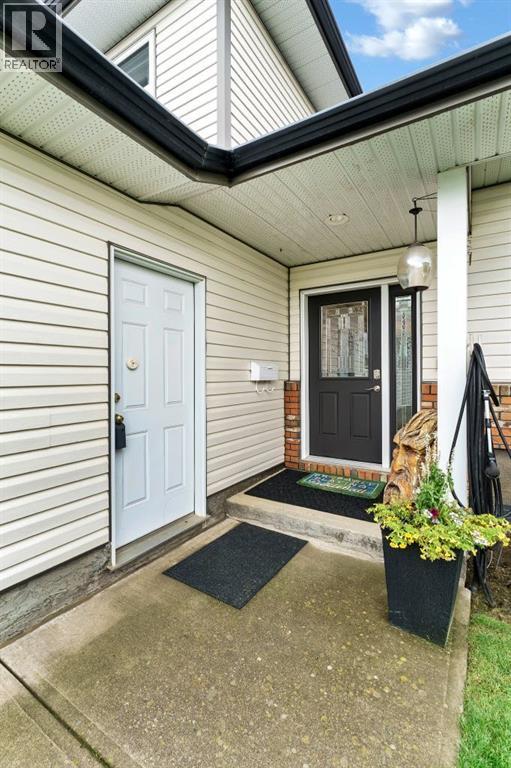 28 Turner Circle SE, Medicine Hat, Alberta T1B 4H9 - Photo 4 - A2337512