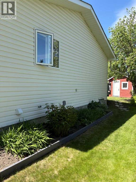 4910 49 Avenue S, Eaglesham, Alberta  T0H 1H0 - Photo 36 - A2278194