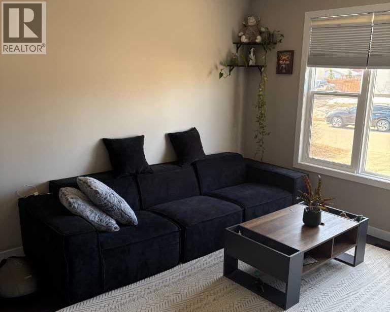 8322 101 Avenue, Peace River, Alberta  T8S 1N2 - Photo 4 - A2305526